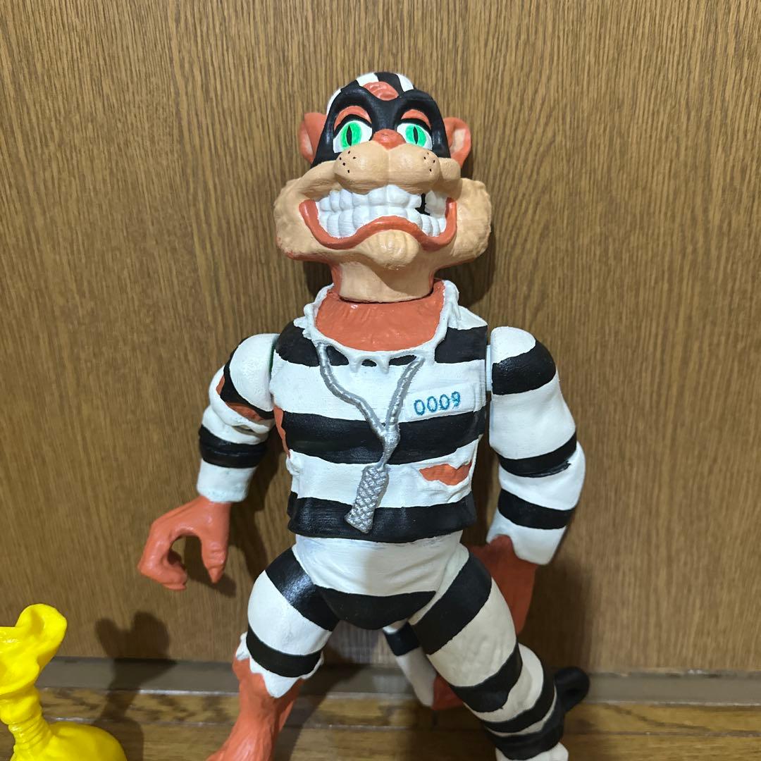 ミュータント　タートルズ　ネコ