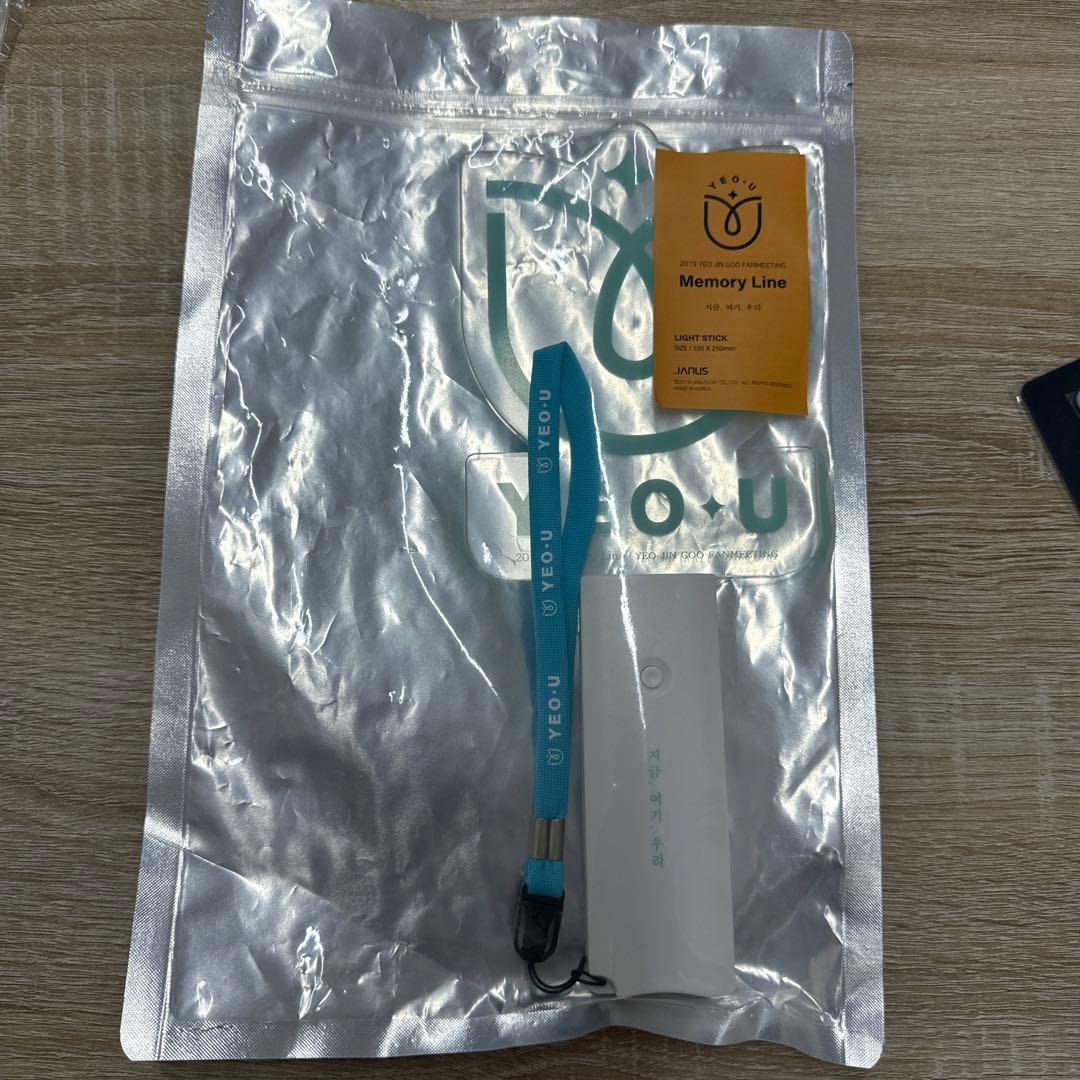 ヨ•ジング　直筆サインチェキなどグッズ