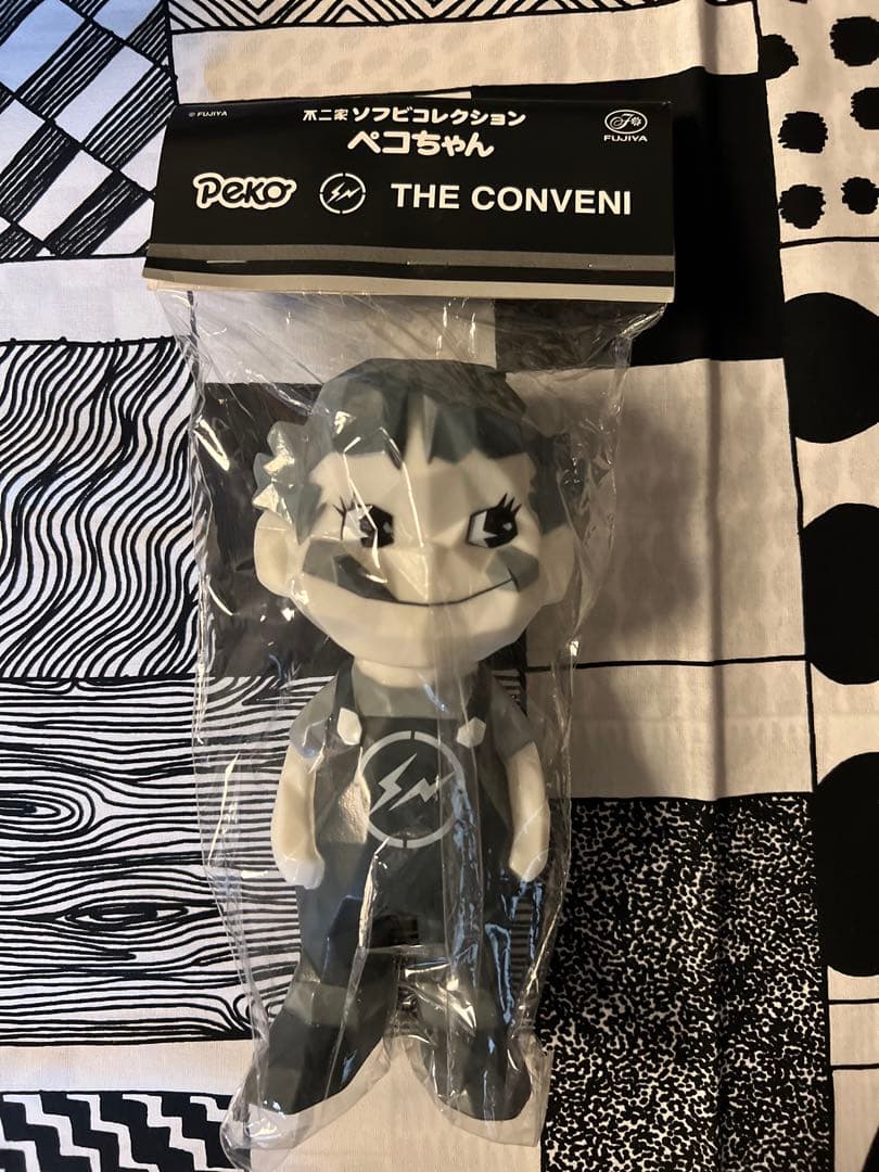 fragment design コンビニ　ソフビペコちゃんセット
