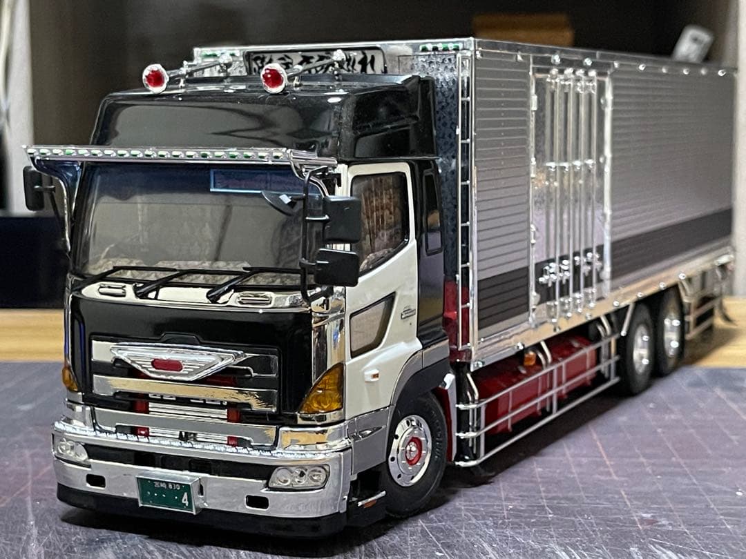 デコトラ‼️1/32★グラプロ★完成品
