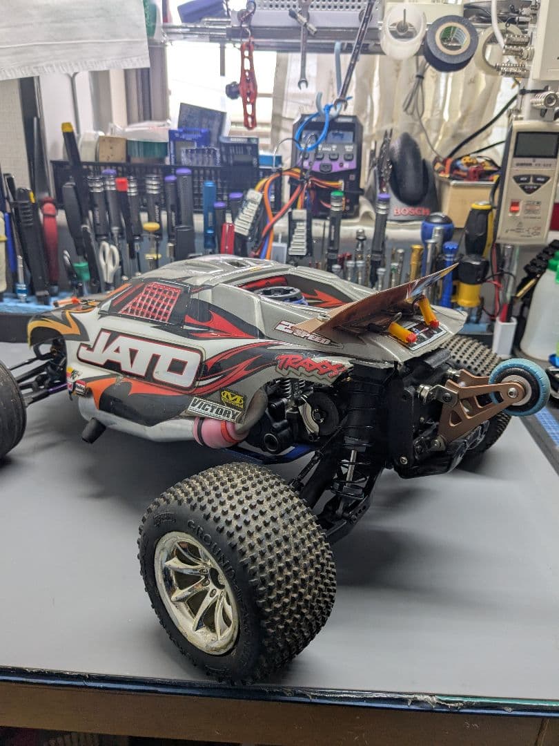 トラクサス 　JATO 　ニトロ25 　1/１０　エンジンカー　２WD