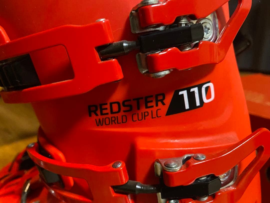 ATOMIC REDSTER 110 男性用スキーブーツ