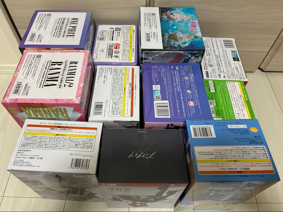 最新　美少女フィギュア　等　まとめ売り　鬼滅　初音ミク　ワンピース　など