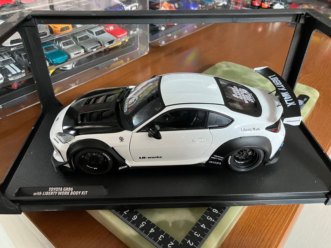 トヨタGR86 リバティウォーク　1/18 新品未使用