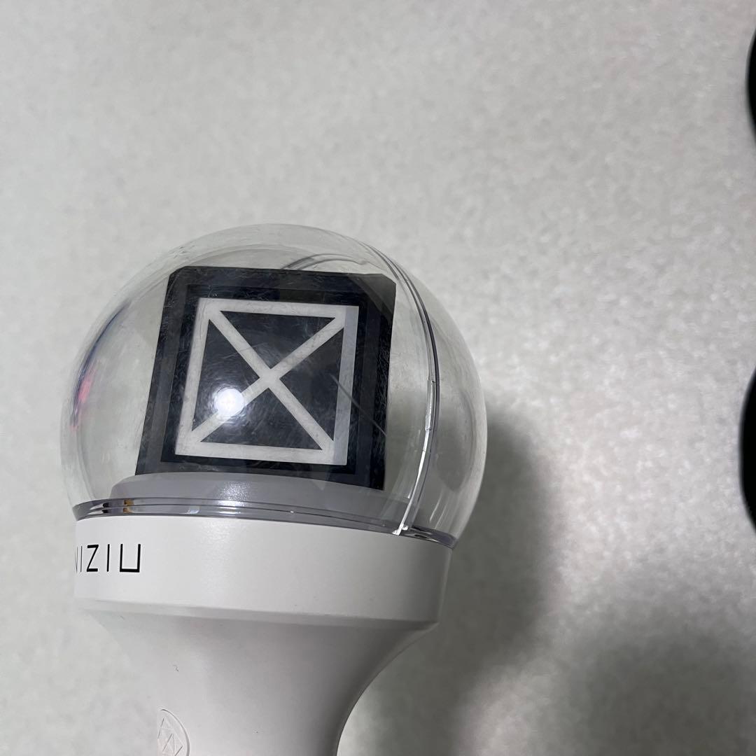 NiziU 公式ペンライト ケース付き 点灯確認済み