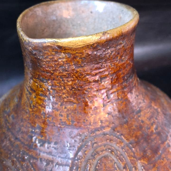 究極の美◼️蔵から凄い古い謎の美しい壺の様な陶器が出て来ました。水差し？茶道具？
