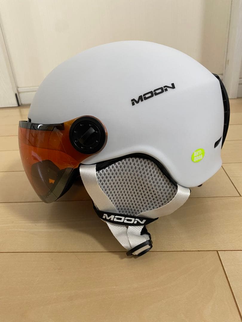 MOON スキー　スノーボード　ヘルメット ホワイトL ゴーグル付き