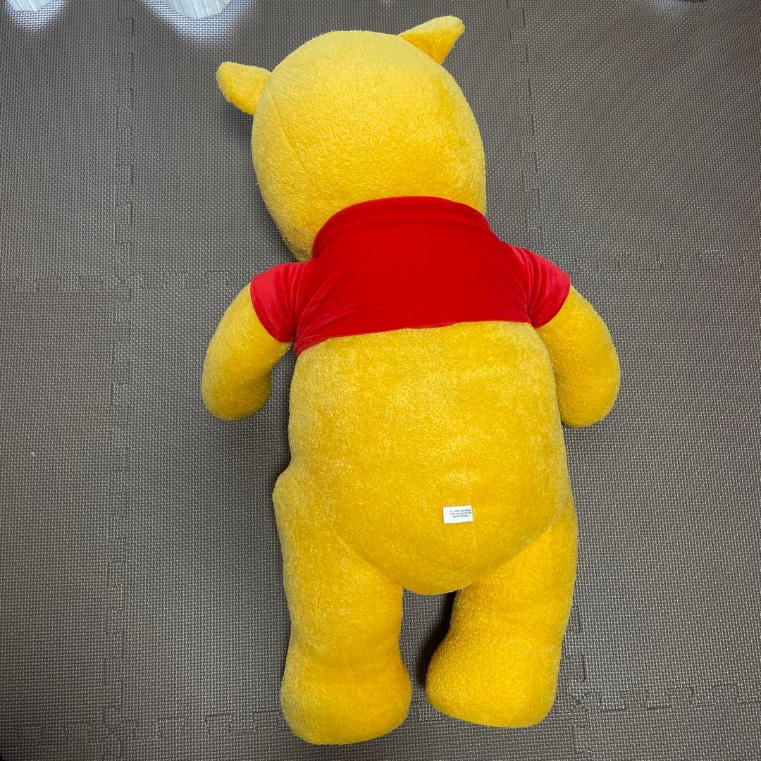 巨大ぬいぐるみ　くまのプーさん