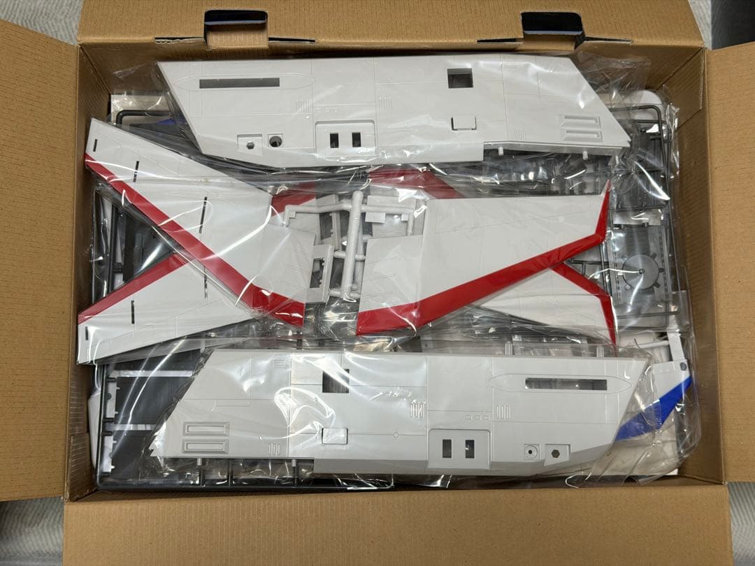 バンダイ ホワイトベース 1/400スケール