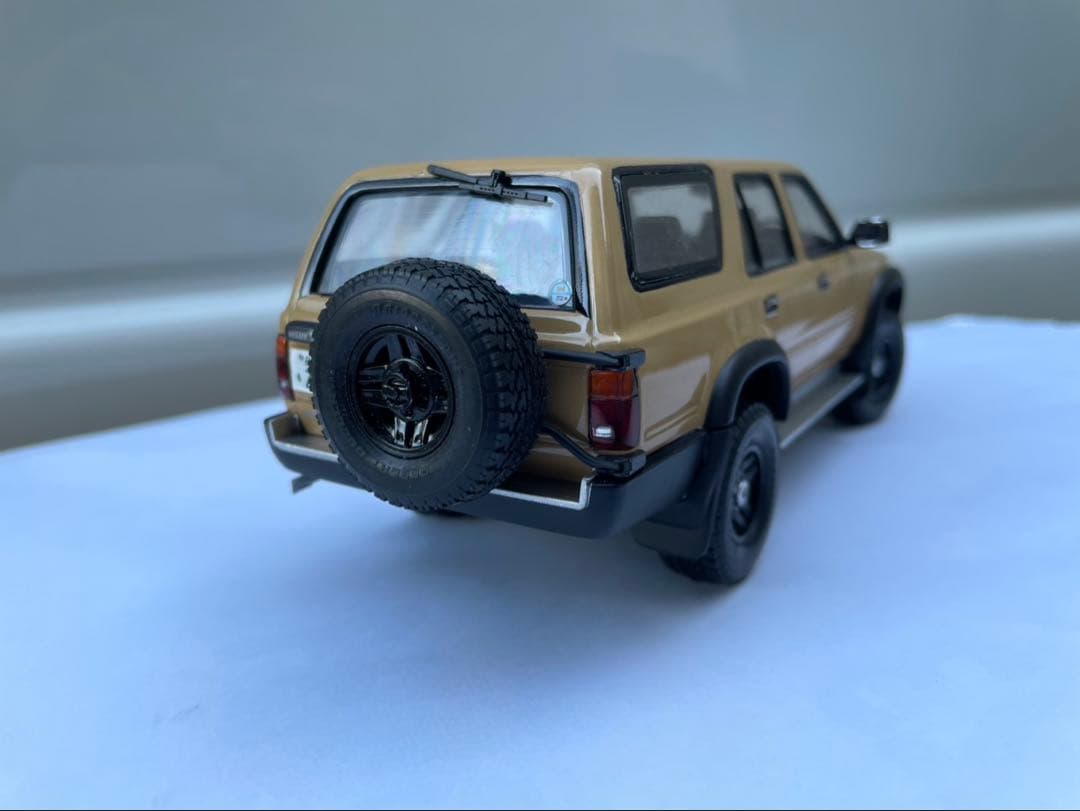 ム*ク様 1/24 アオシマハイラックスサーフの完成品