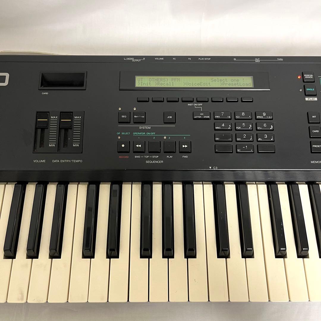 【送料込み】YAMAHA V50 デジタル・シンセサイザー　ヤマハ