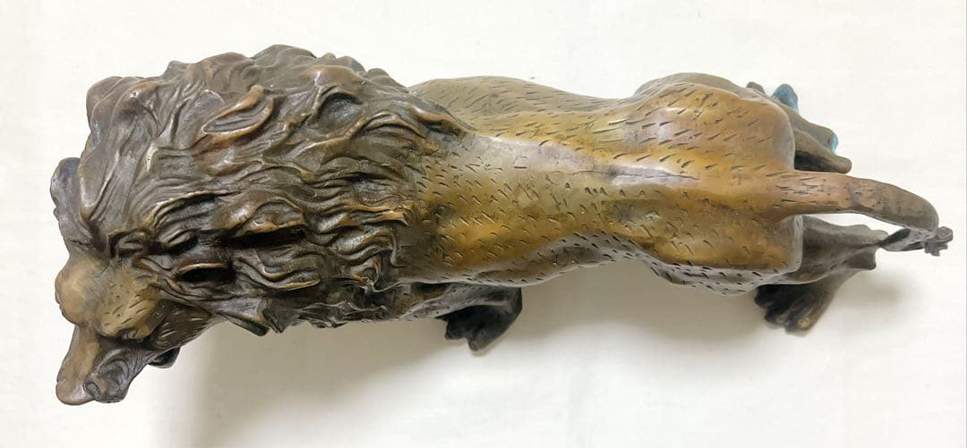 金属工芸　銅製　長さ約30cm　百獣の王　ライオン　置物