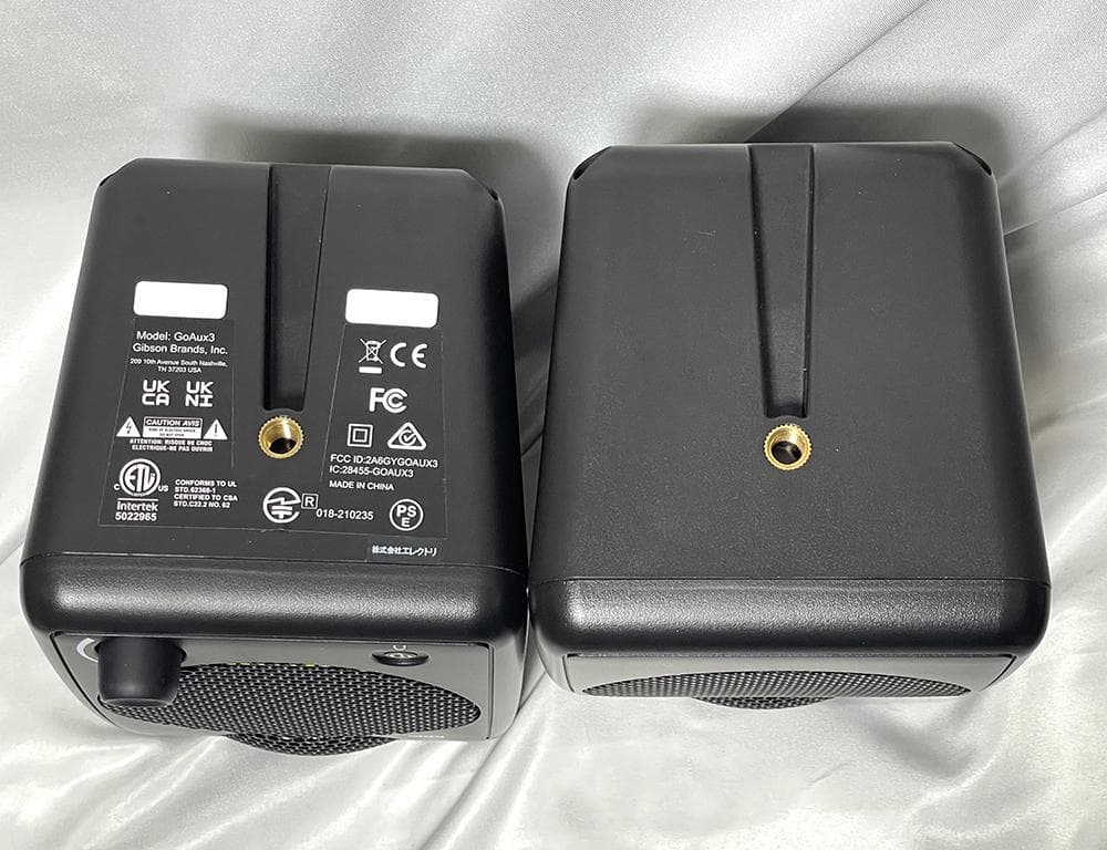 は*じ様 KRK GoAux 3 ポータブル・ニアフィールドモニター (キャリー