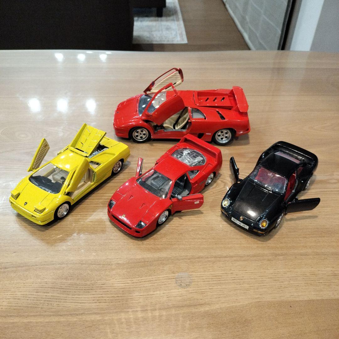 ミニカーセット　1/18が1台　1/24が3台