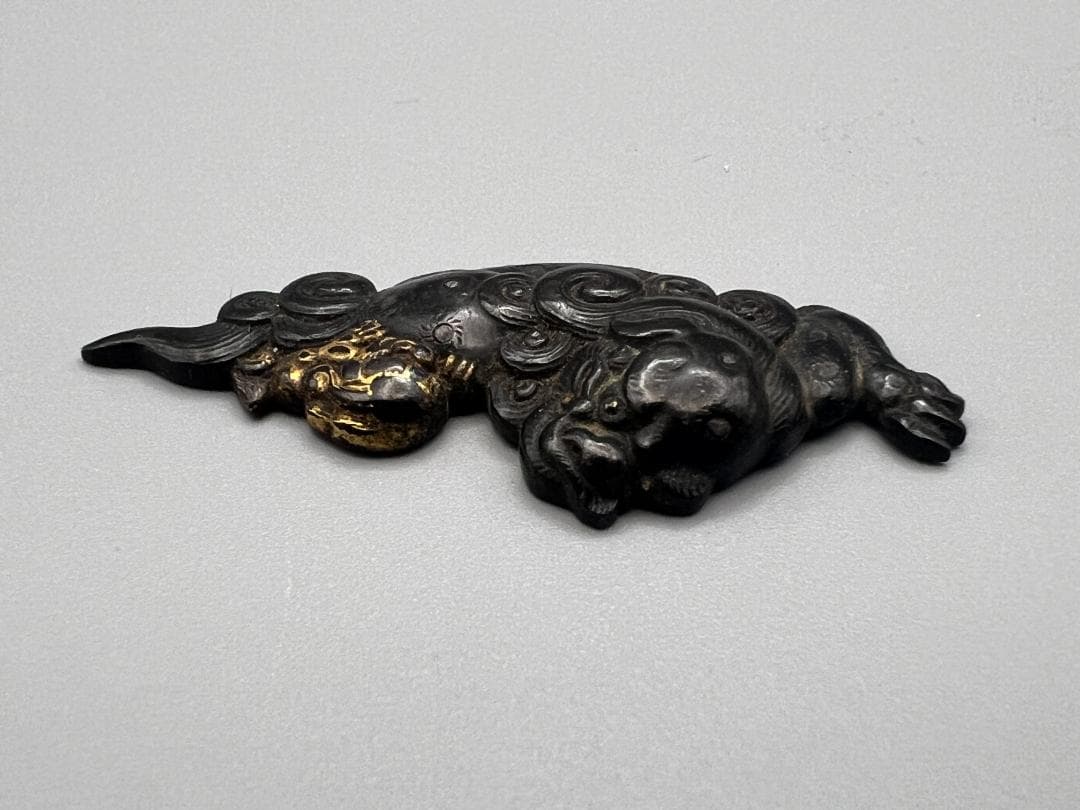 【海】江戸明治金工　獅子親子図　金目　手彫　金具　銅製鍍金　骨董品　箱付
