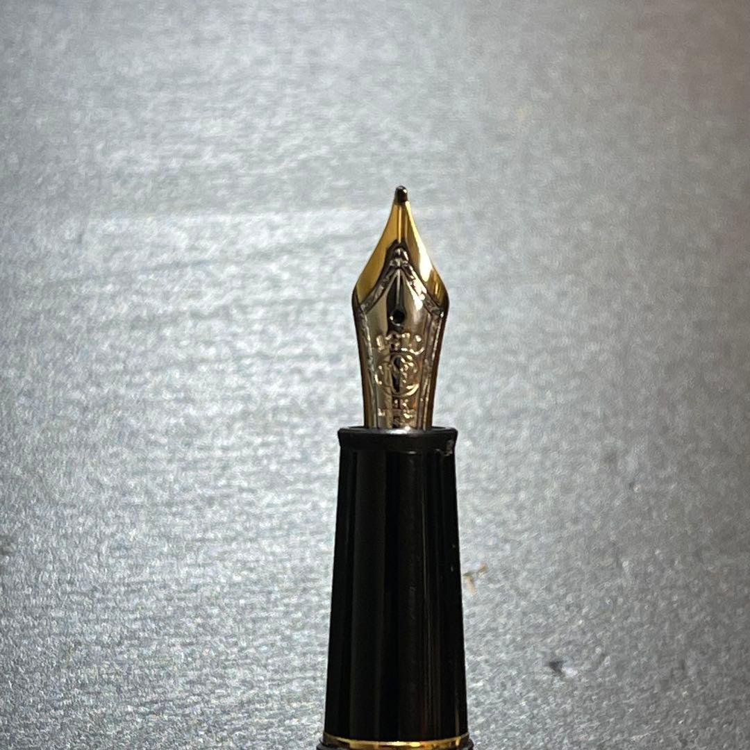 モンブランMontblanc シグネチャーフォーグッド　万年筆 サファイア付き