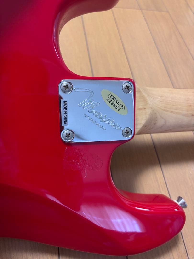 Mavis エレキギター　赤　中古品