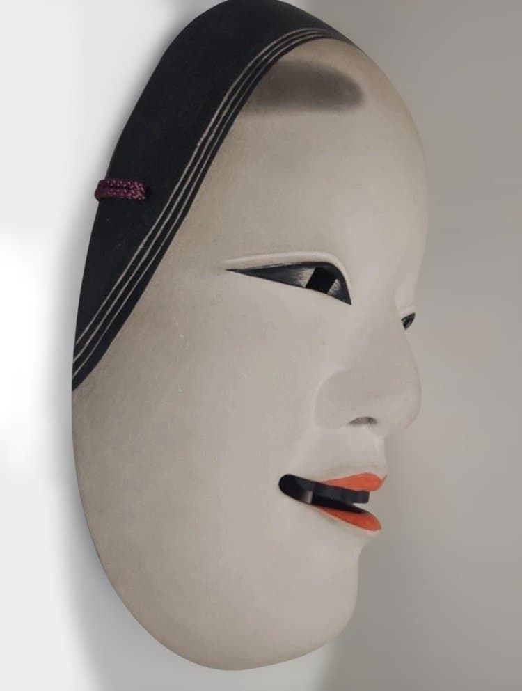 白色　女性能面 木製