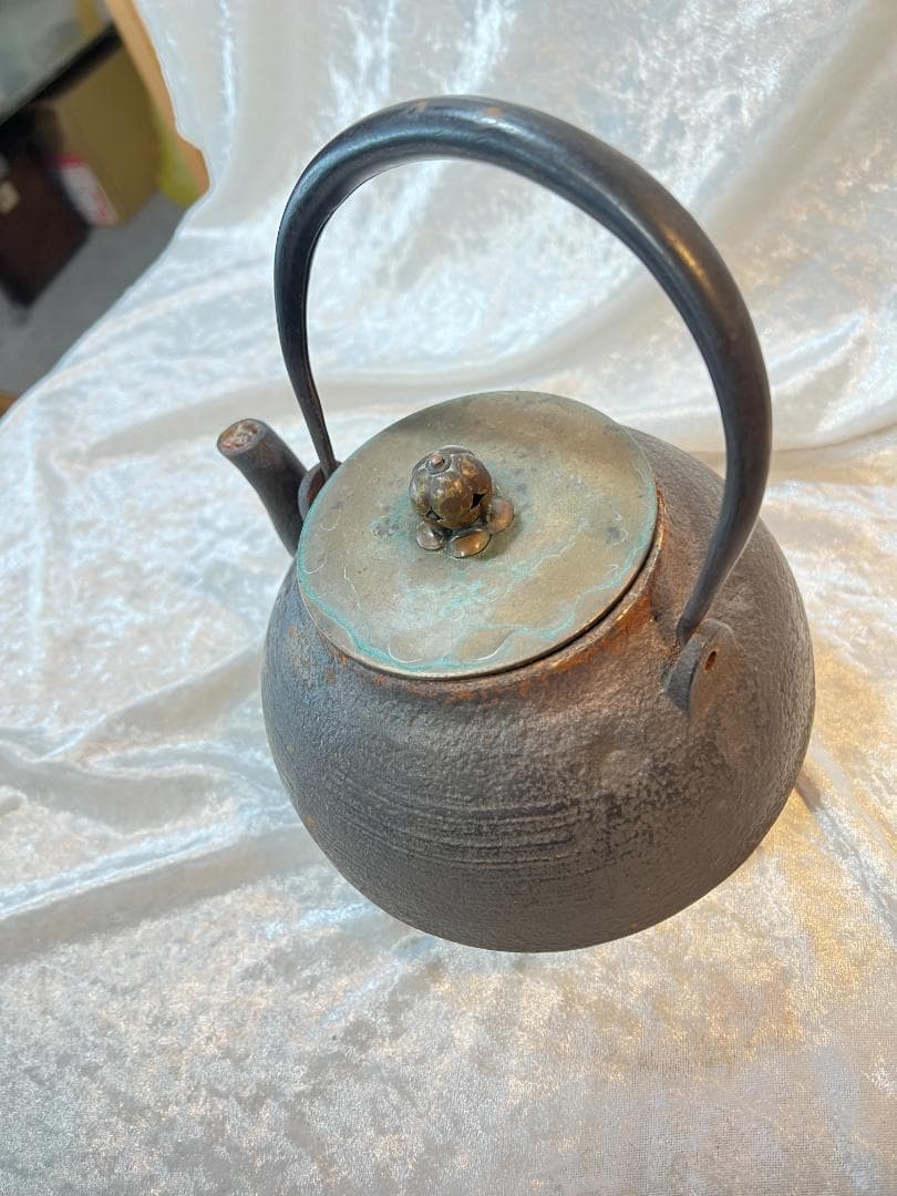 鉄瓶　蓋に龍文堂の刻印あり　銅蓋　無地