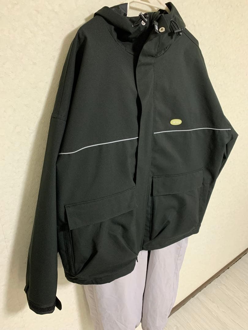 アンセム　スノーボードウェア