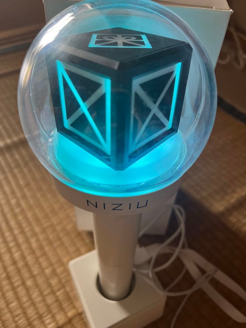 NIZIU LEDペンライト 充電スタンド付き