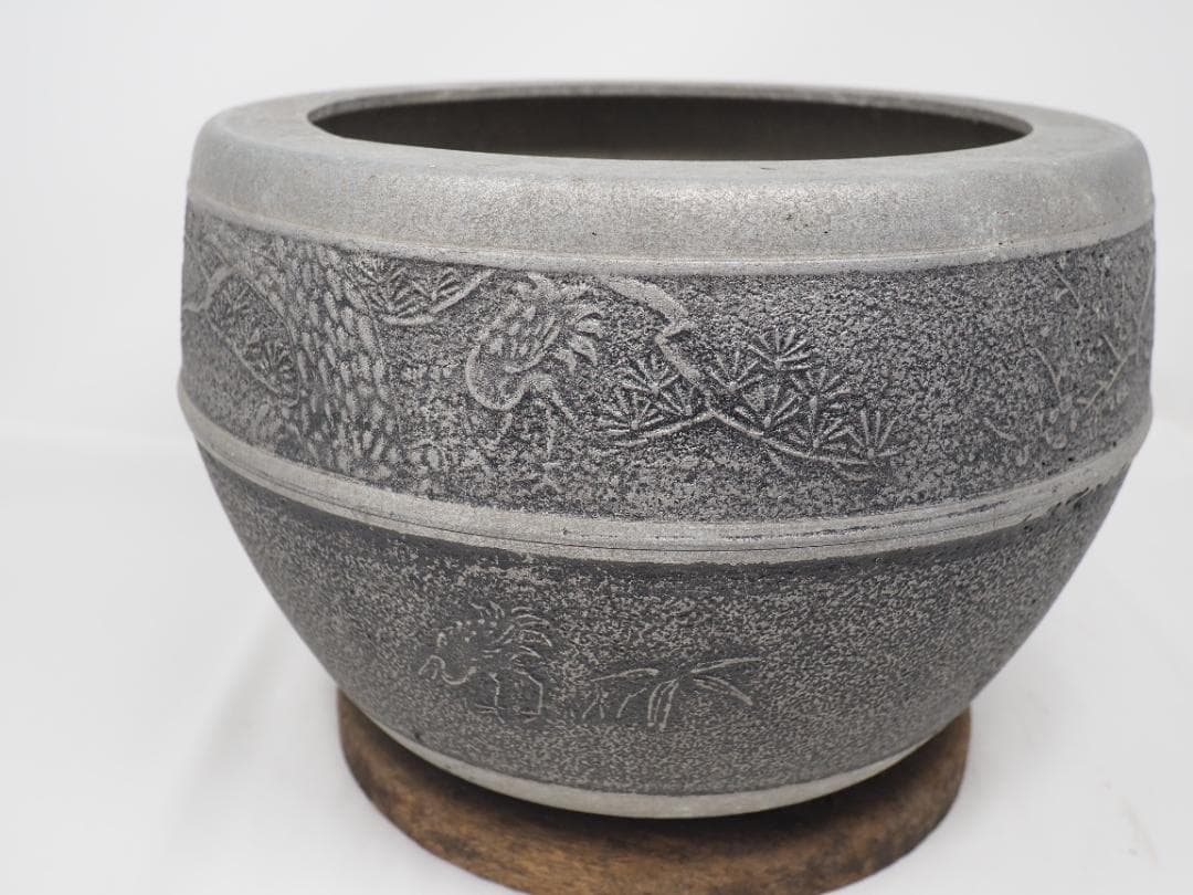 アルミ製　彫刻火鉢　台座付き　　大洋製　-SO
