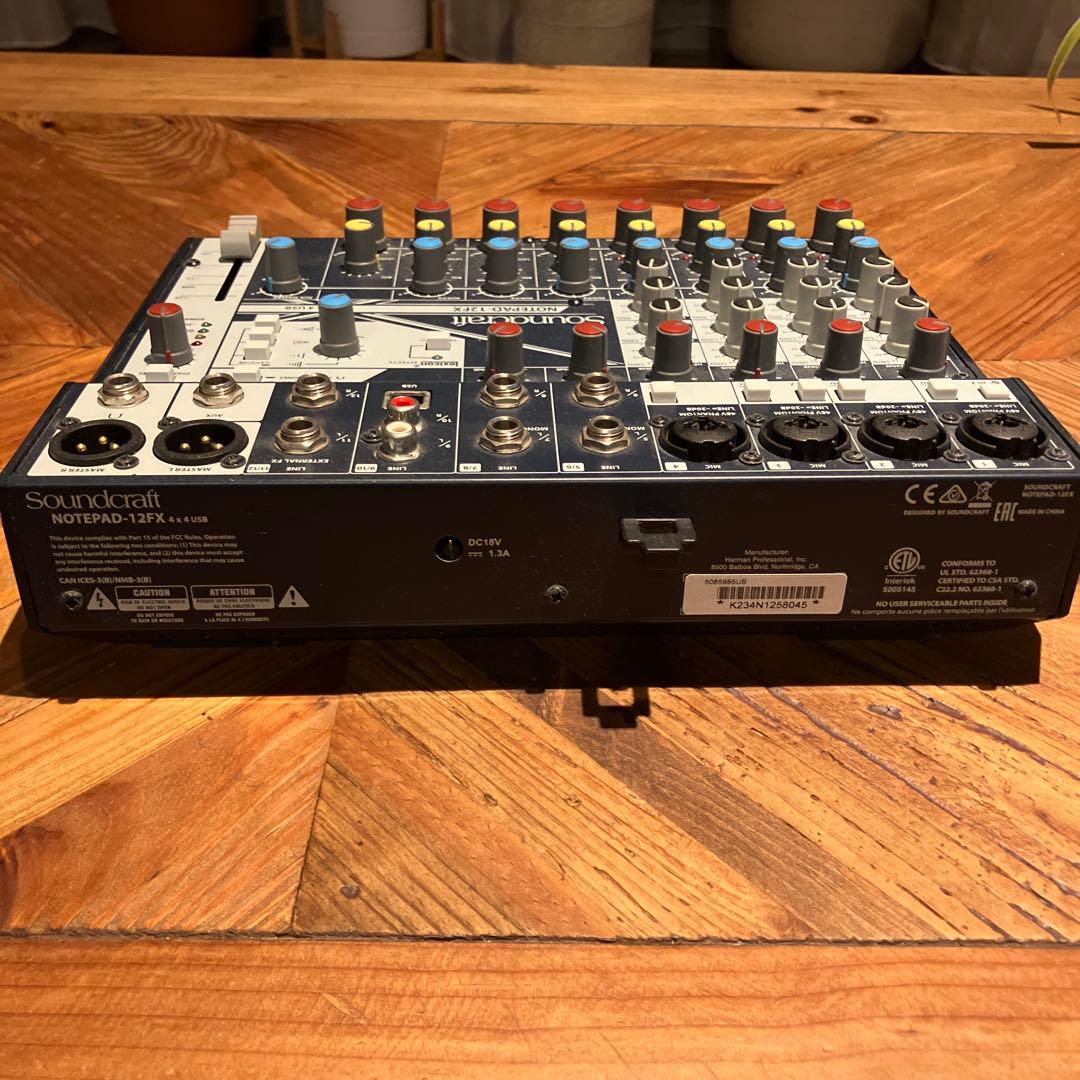 Soundcraft NOTEPAD-12FX ミキサー