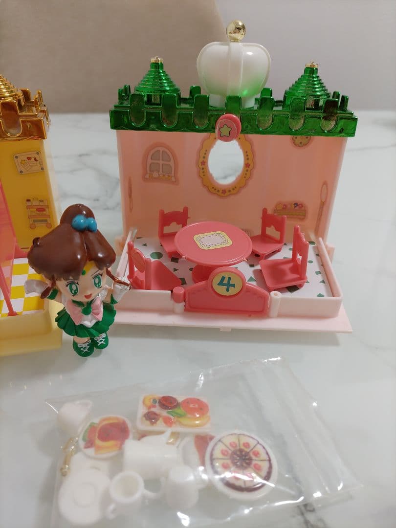 セーラームーン　キューティーパレス　当時　お城　人形　ドールハウス　フィギュア