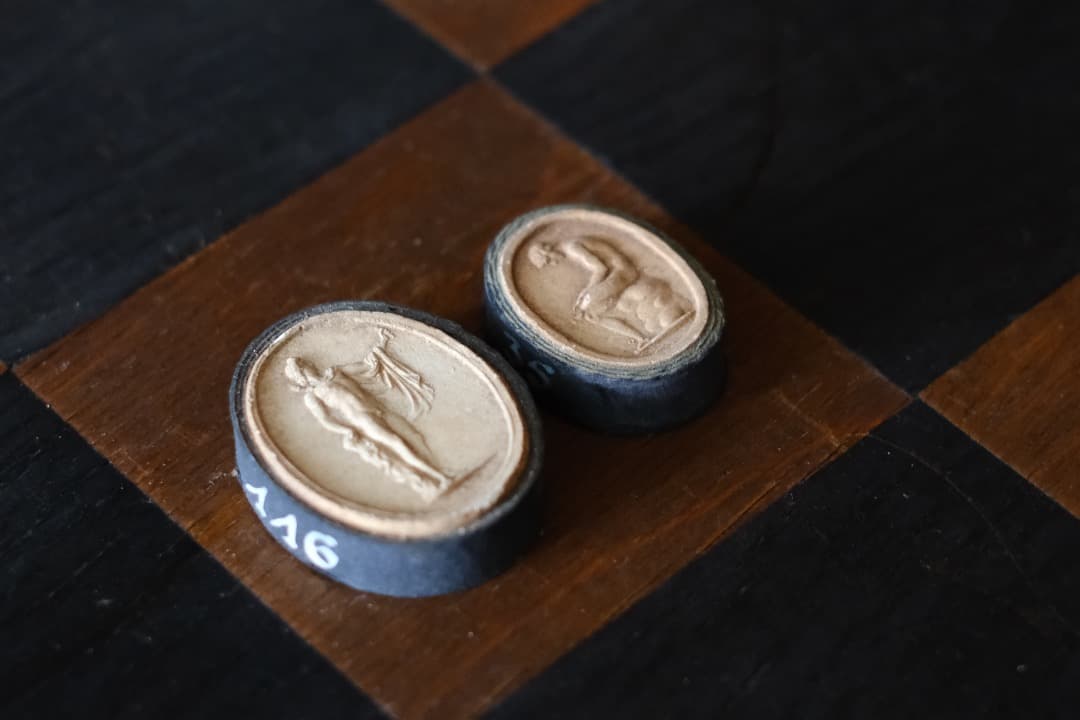 イギリスアンティーク｜ヘルメス、太陽神アポロン、スピナリオの石膏レリーフ