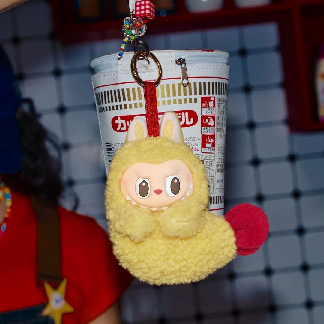 THE MONSTERS Wacky Mart シリーズ イヤホンケース