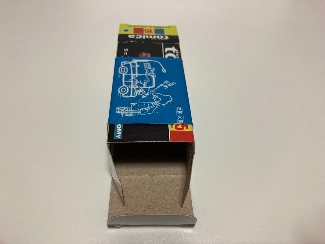 トミカ　日本製　ニュー　コロナ　1700 安田火災　シール付き　希少