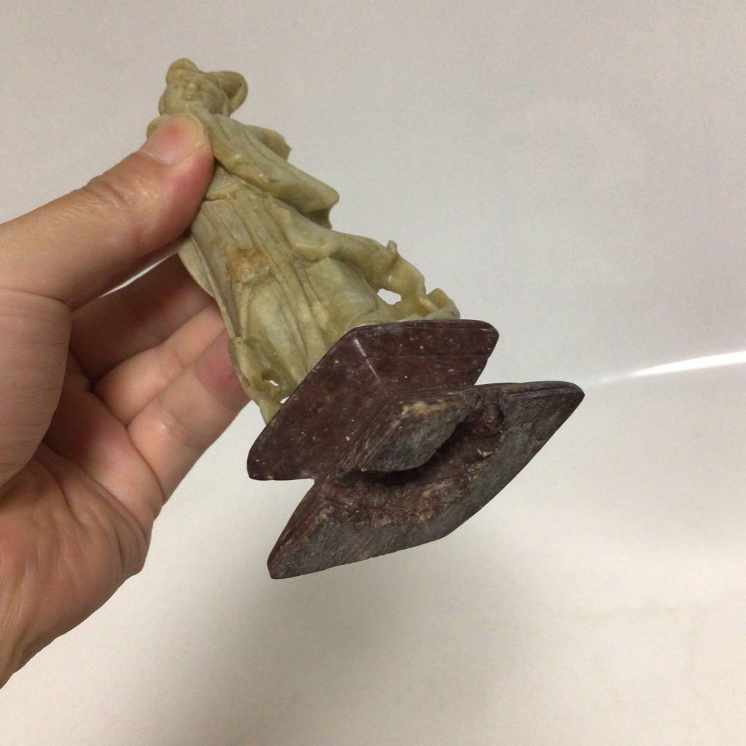 翡翠製女性像 伝統的彫刻