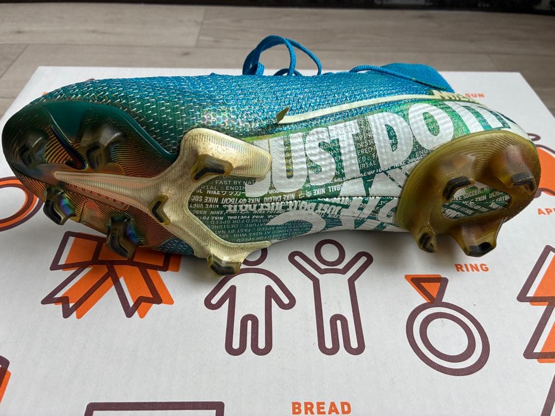 Nike Mercurial 青 ハイカット サッカーシューズ