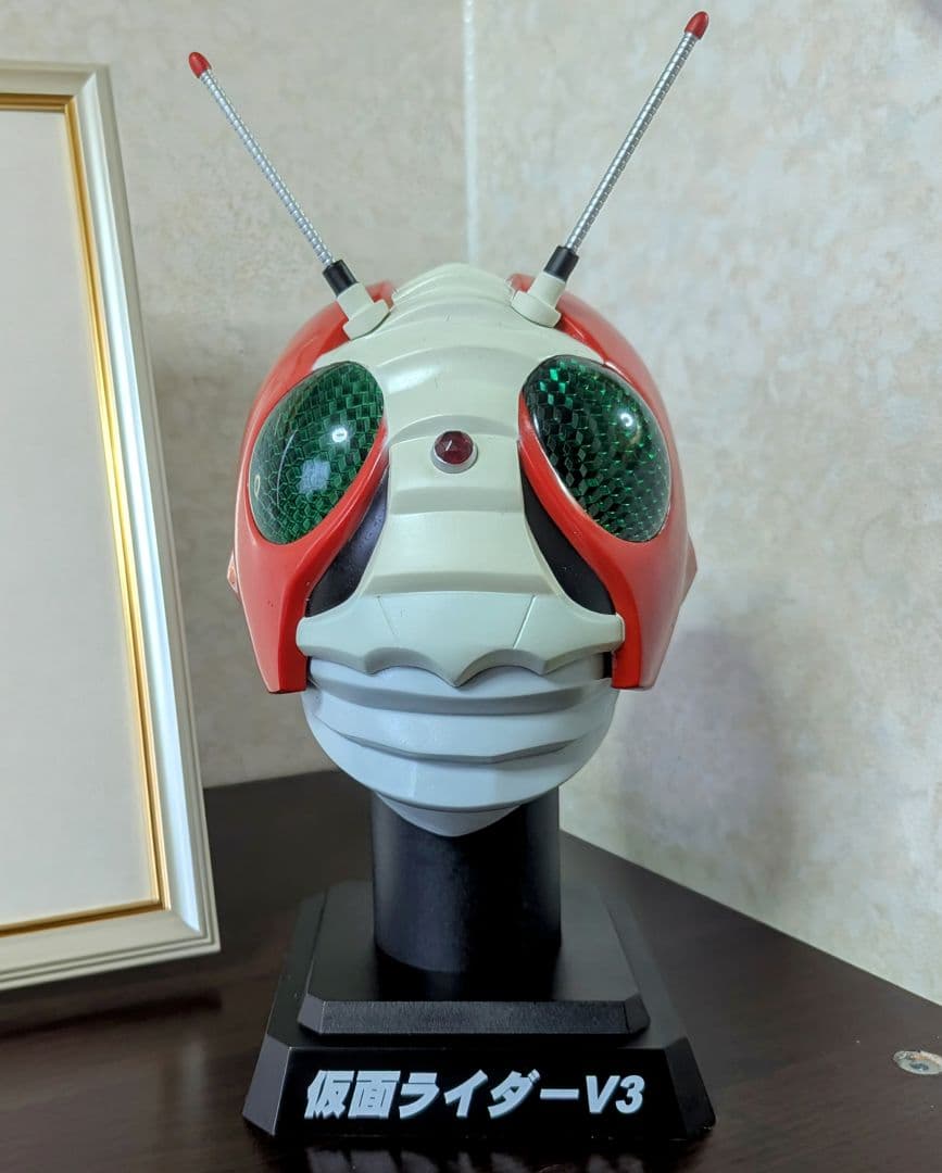 仮面ライダーV3マスク　宮内洋直筆サイン