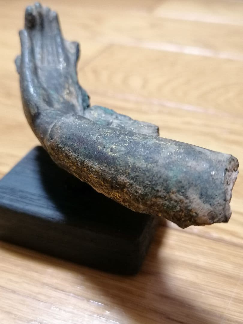 佛の手 救いの手