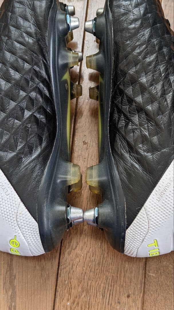 ナイキ ティエンポレジェンド8 SG ACC　サッカースパイク　NIKE