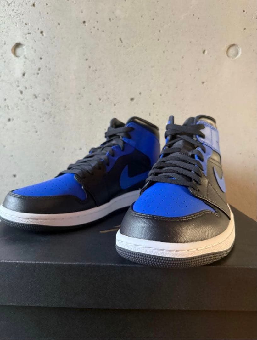 Nike Air Jordan 1 Midブラックブルー　ナイキシューズ