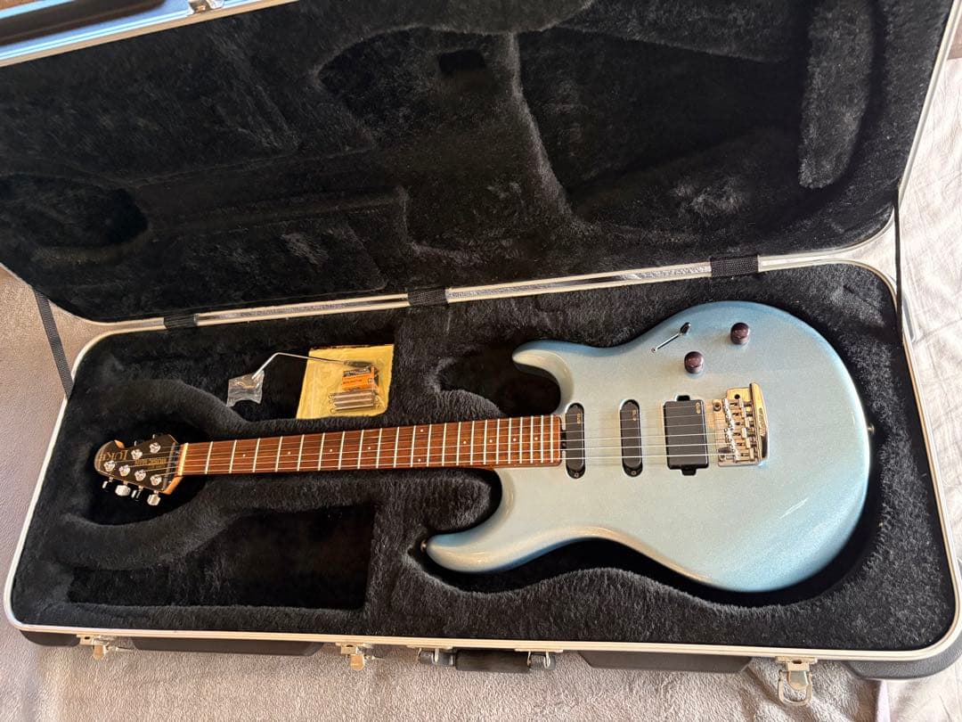 ギター MUSICMAN LUKE