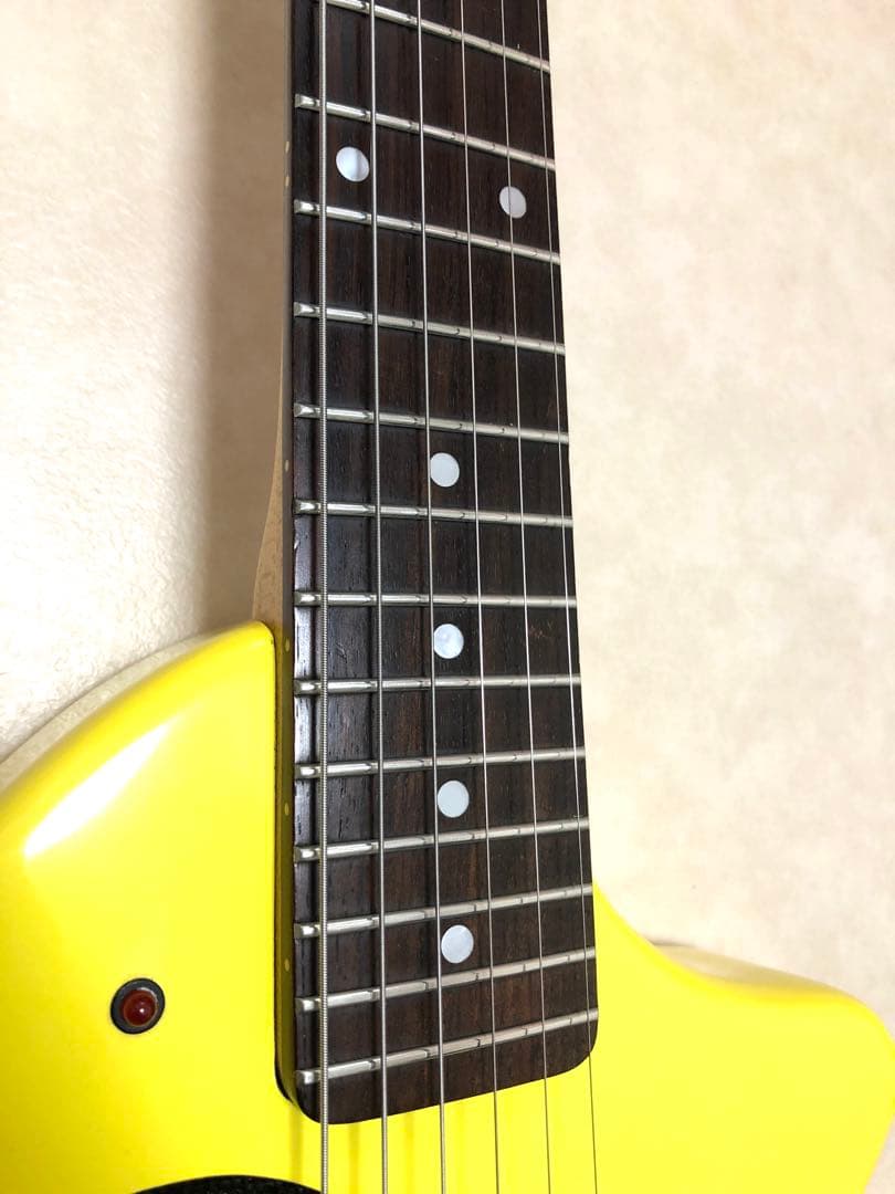 ZO-3 イエロー アンプ内蔵ミニギター ディストーションSW ヘッドフォン端子