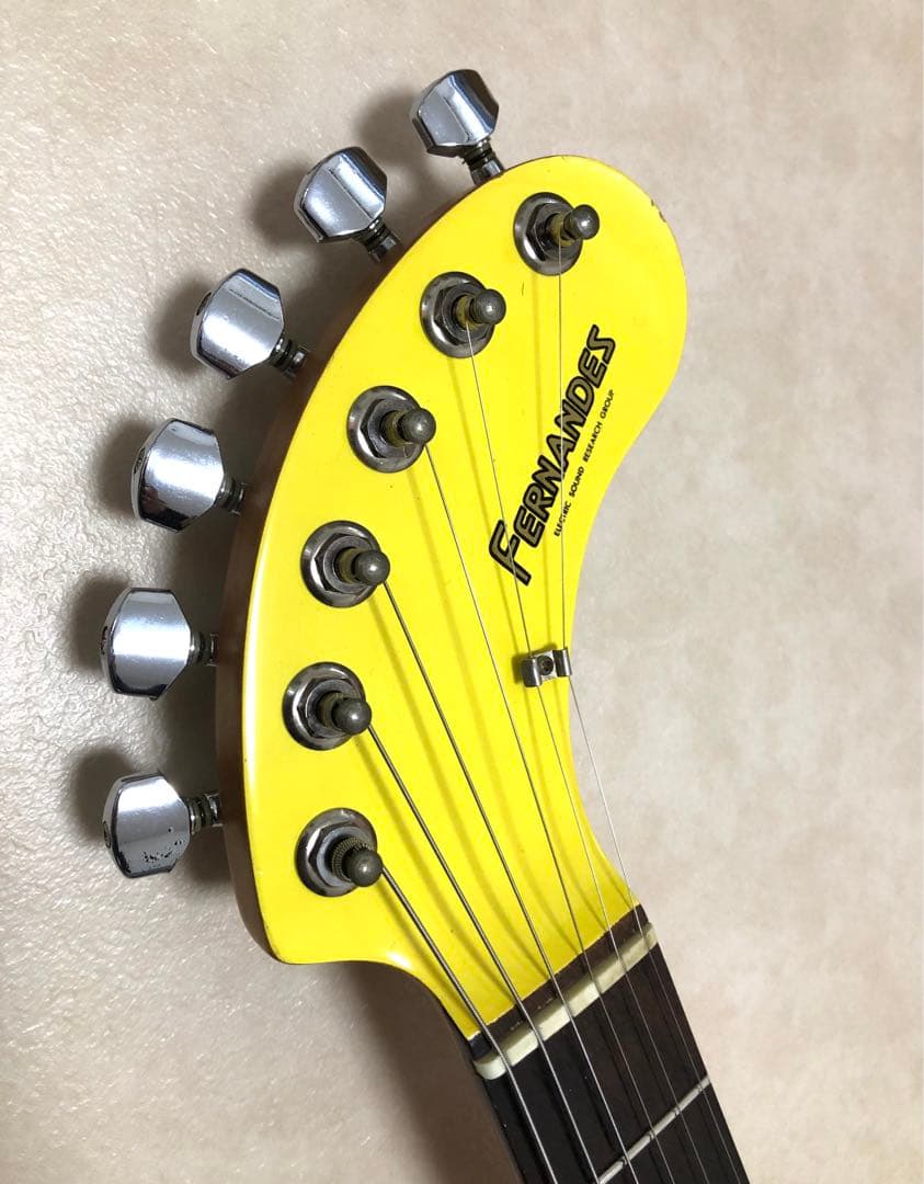 ZO-3 イエロー アンプ内蔵ミニギター ディストーションSW ヘッドフォン端子
