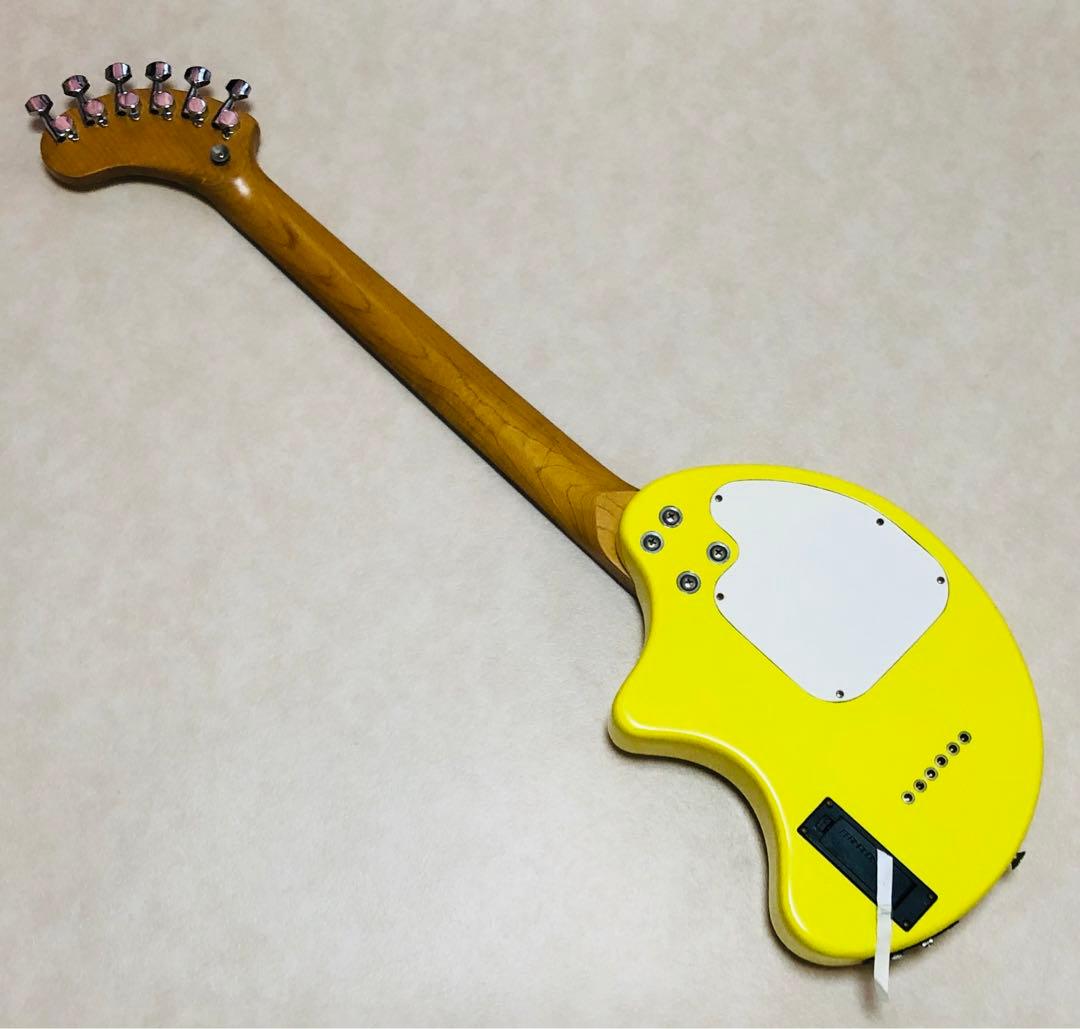 ZO-3 イエロー アンプ内蔵ミニギター ディストーションSW ヘッドフォン端子