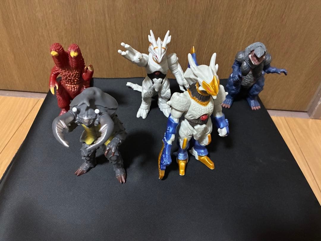 ウルトラマン　怪獣　ソフビ　まとめ売り　50体