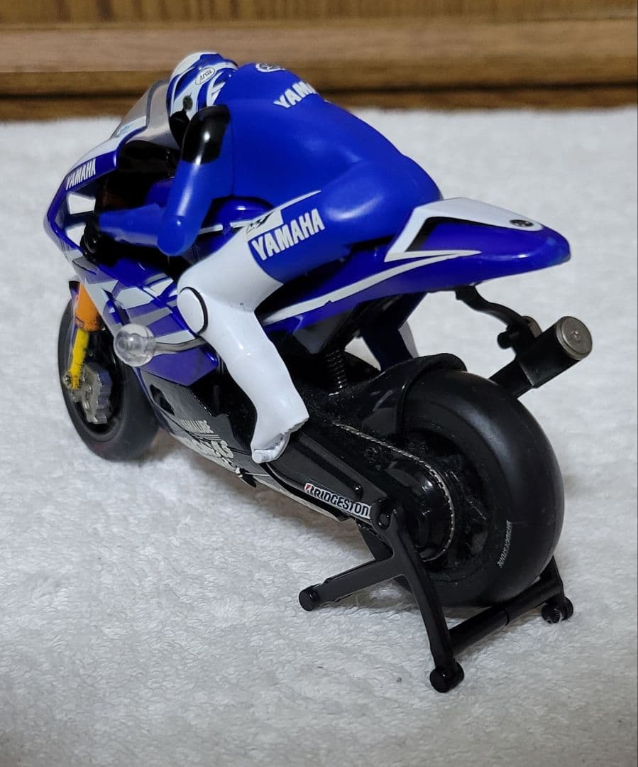 京商　ミニッツモトレーサー　YAMAHA　YZR-M1