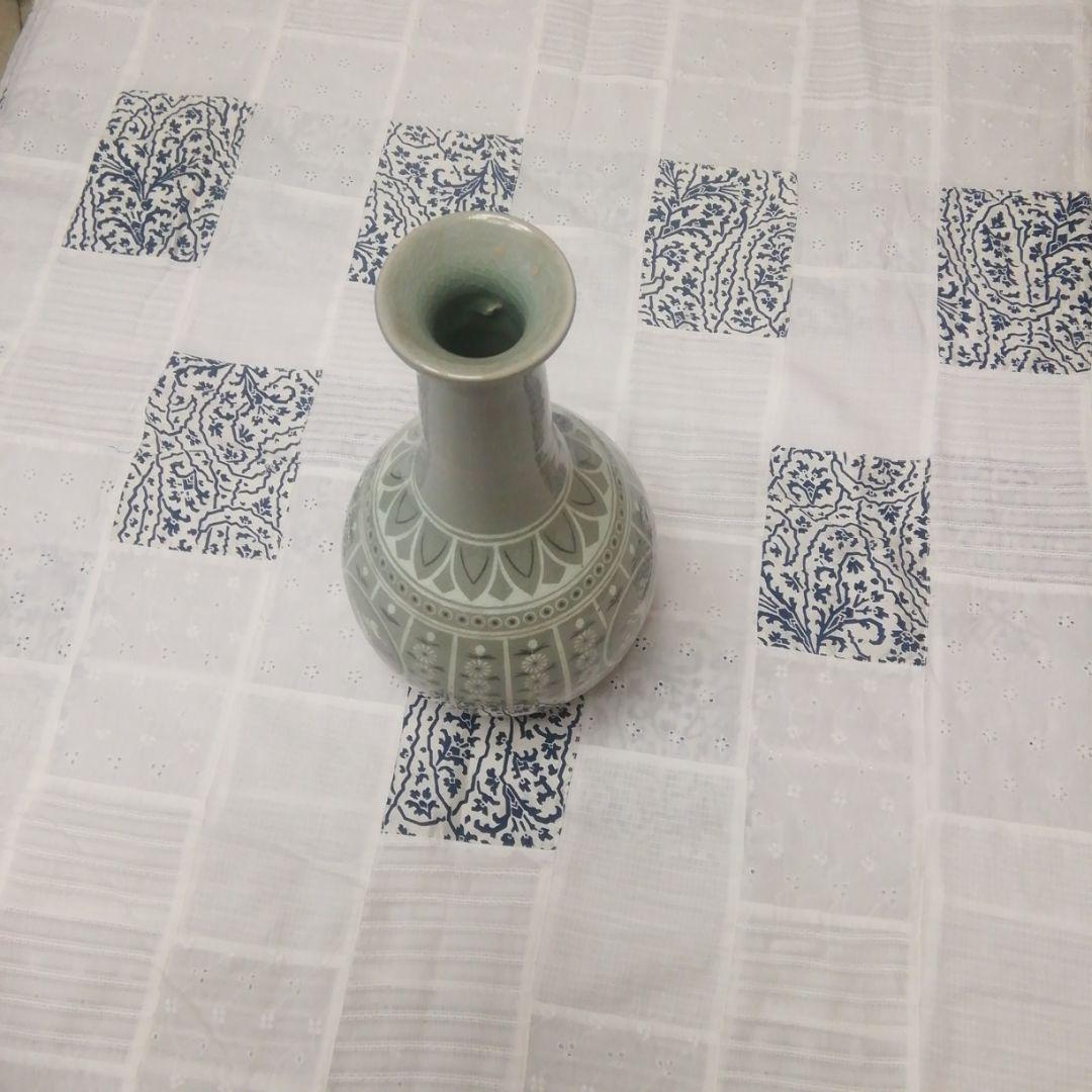 青磁花瓶
