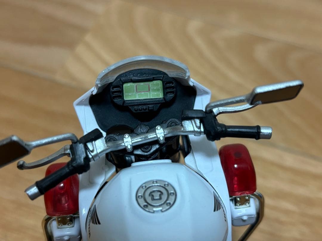 アオシマ 1/12 ホンダ CB1300P 警視庁 白バイ 完成品 訳あり