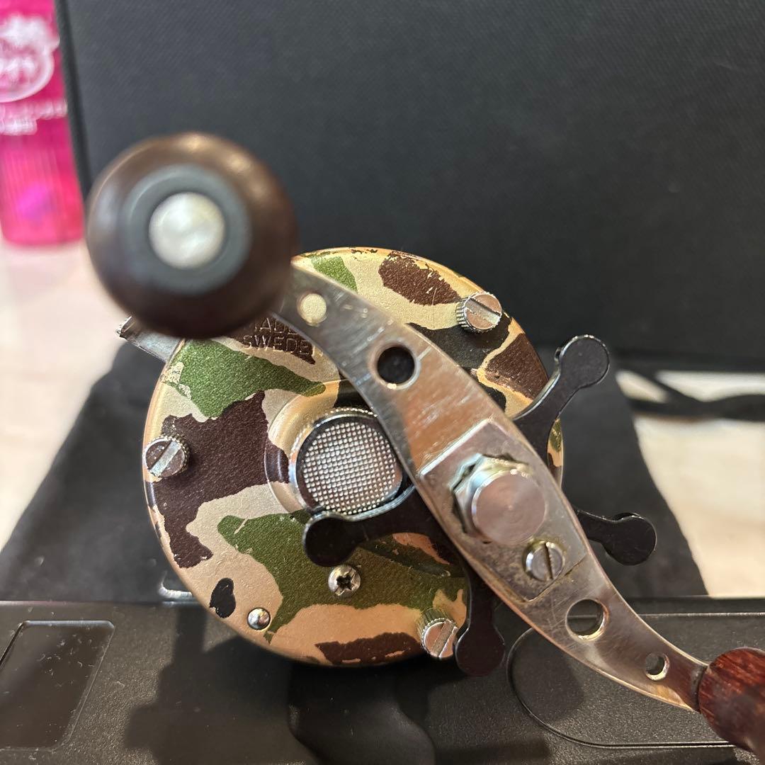 Abu Garcia 5500迷彩ベイトリール 美品アブ　ガルシア