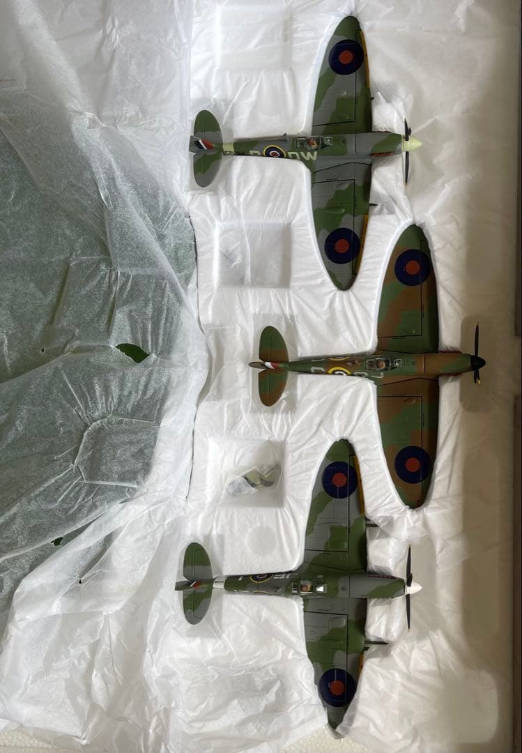 絶版新品希少　Corgi/コーギー1/72 スピットファイア70周年　3機セット