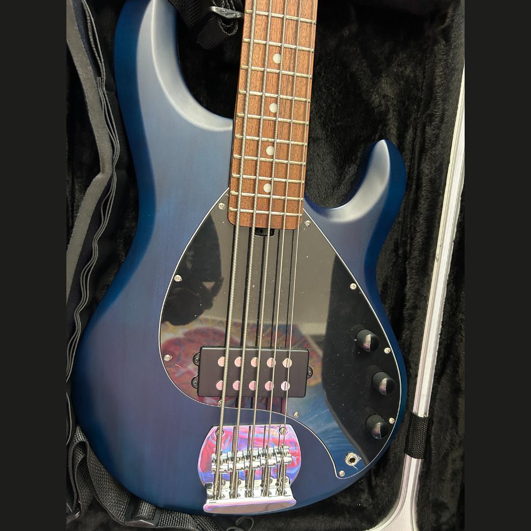 Sterling by MUSICMAN/ RAY5 5弦ベース