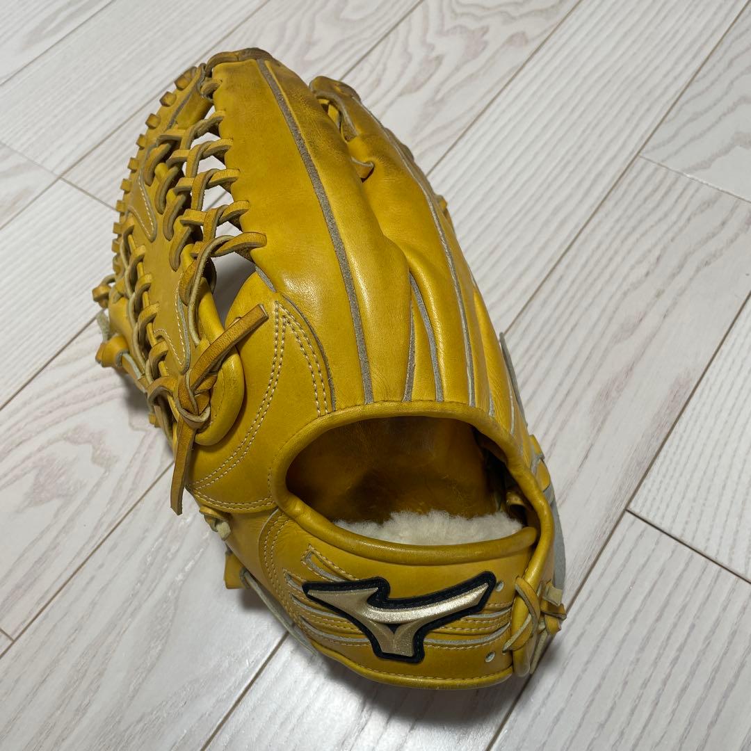 ミズノ グローバルエリート　硬式グローブ イエロー 左投げ外野手用