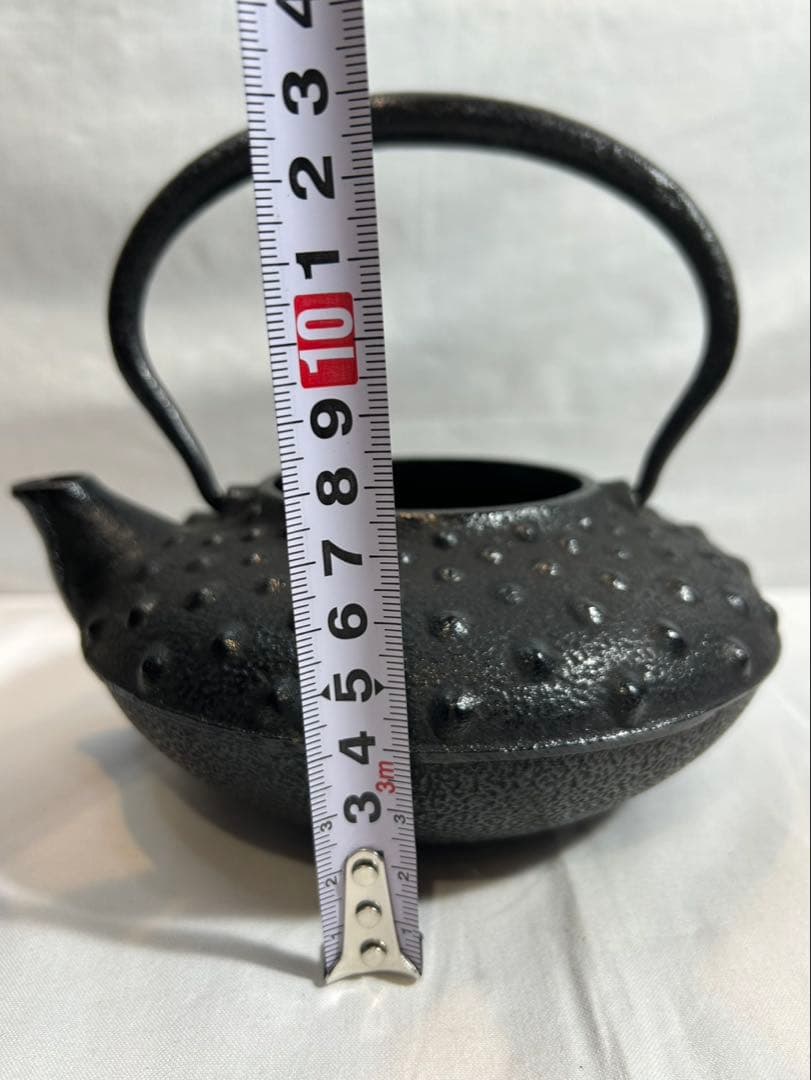 未使用品　南部伝統工芸品　南部匠銘　中アラレ　南部鉄瓶　南部鉄器　鉄瓶